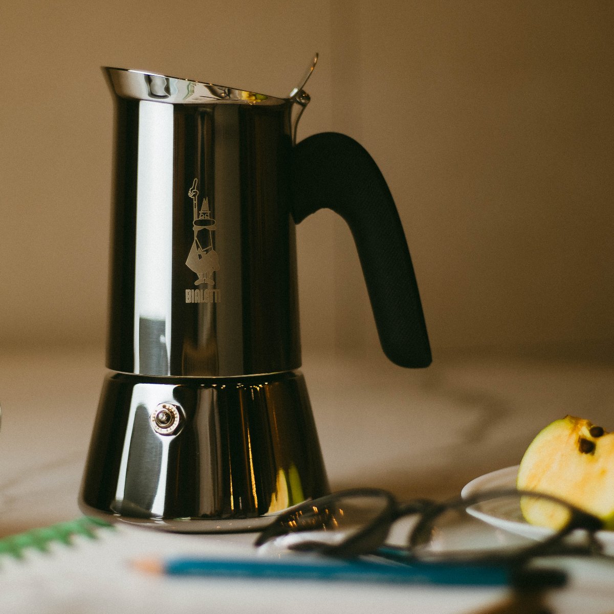 Cafeteira Bialetti aço inox Vênus – 4 xícaras + Brinde